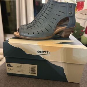 Earth Women's  8 1/2 Vicki Moroccan Blue Leather Shoes ~ 8.5